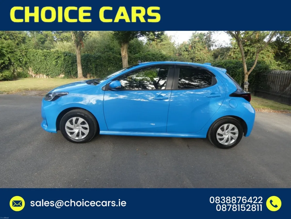 Toyota Yaris 1.5 AUTO HYBRID LOW MILEAGE - Image 3