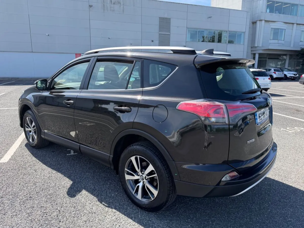 Toyota RAV4 2.0 D4D, LUNA MODEL, FULL HISTORY, LOW - Image 4