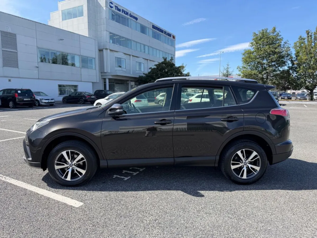 Toyota RAV4 2.0 D4D, LUNA MODEL, FULL HISTORY, LOW - Image 6