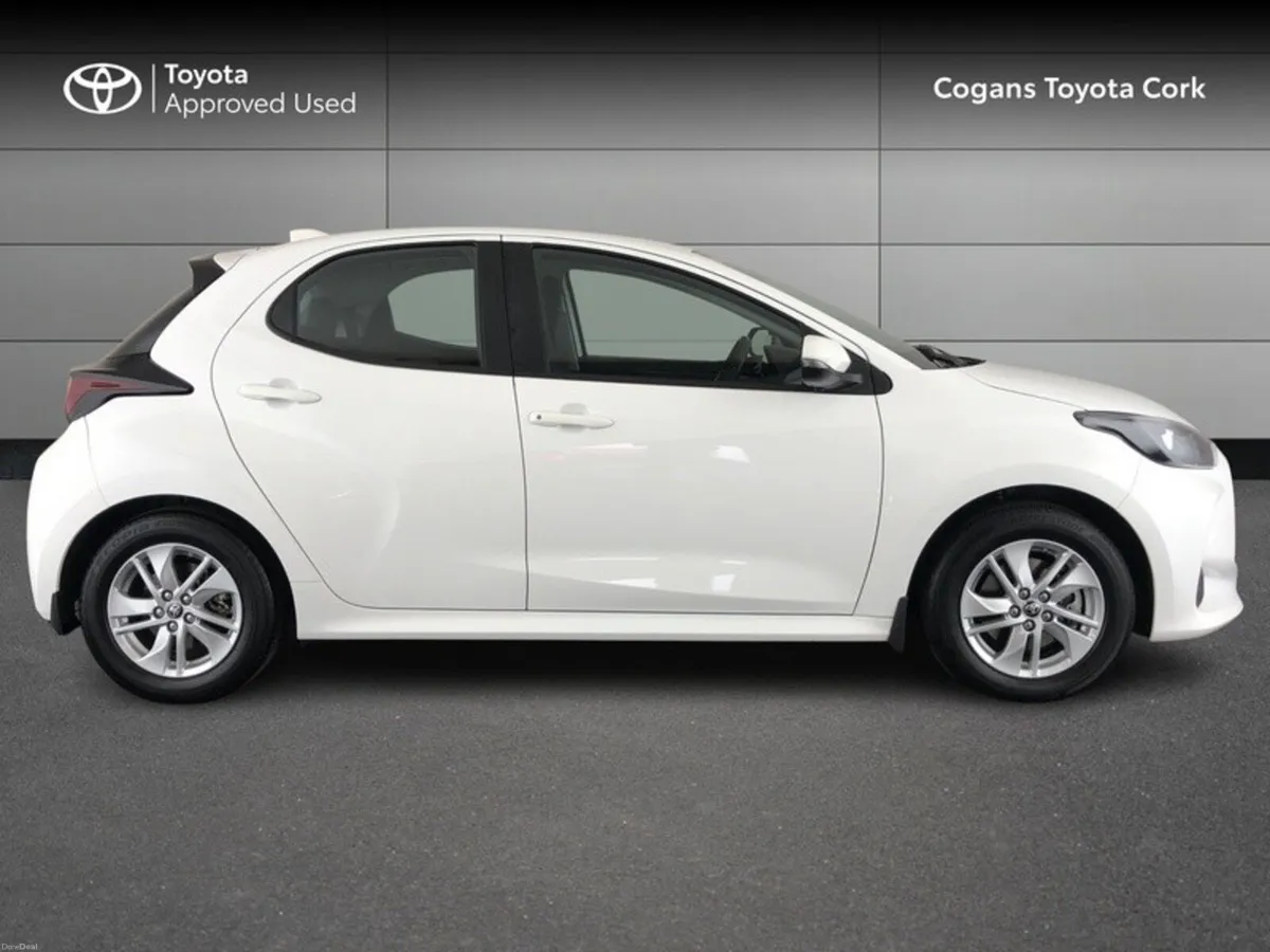 Toyota Yaris Yaris Hybrid 115 Luna - Image 3