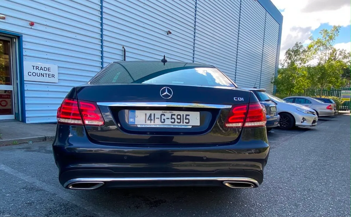 Mercedes-Benz E Class E220 2014 - Image 2