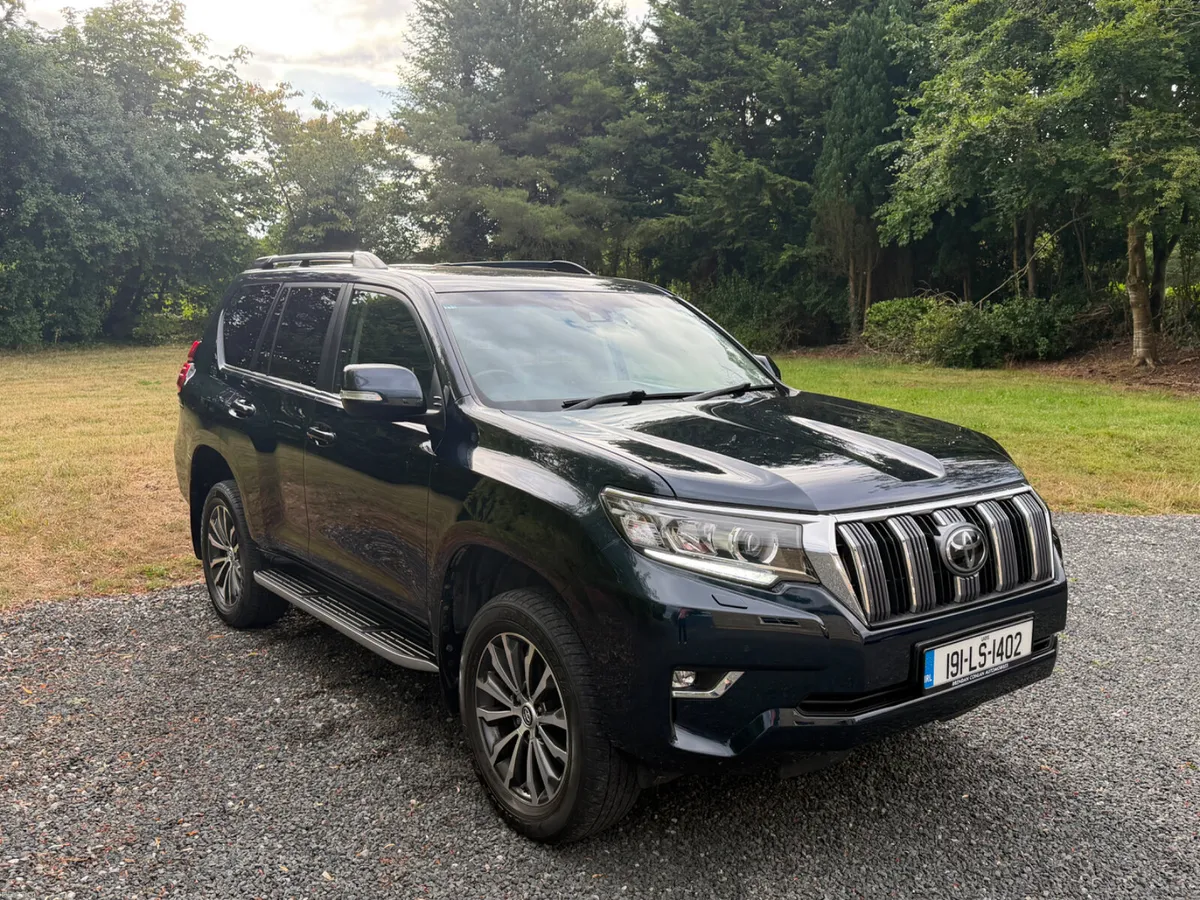 Toyota Land Cruiser Business Edition 1 Owner 7 Sea - Image 3