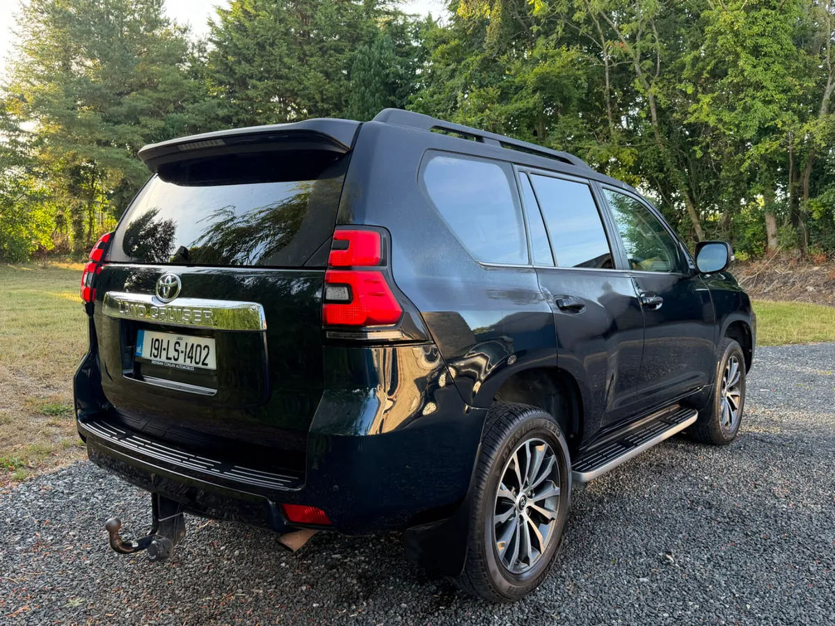 Toyota Land Cruiser Business Edition 1 Owner 7 Sea - Image 6