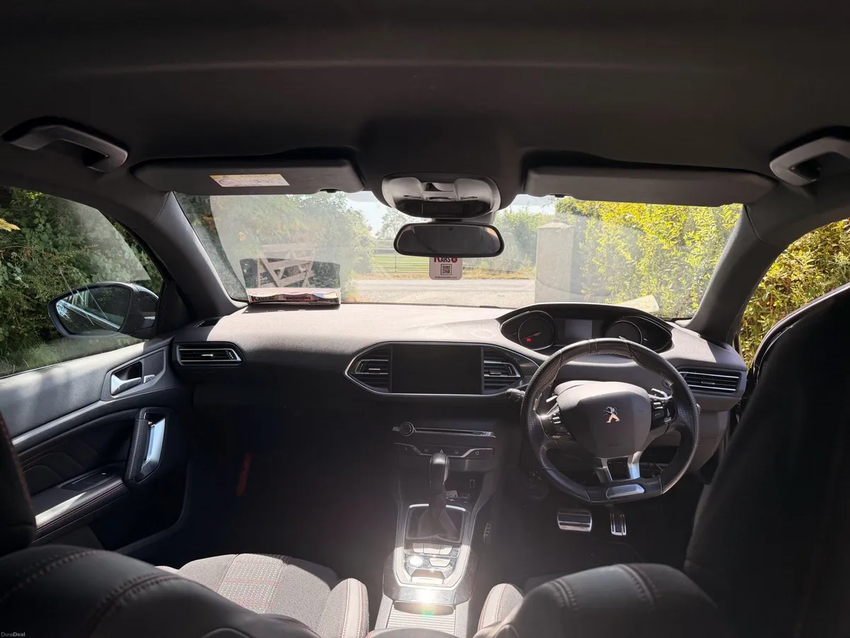 Peugeot 308 Automatic with manual shift mode - Image 6