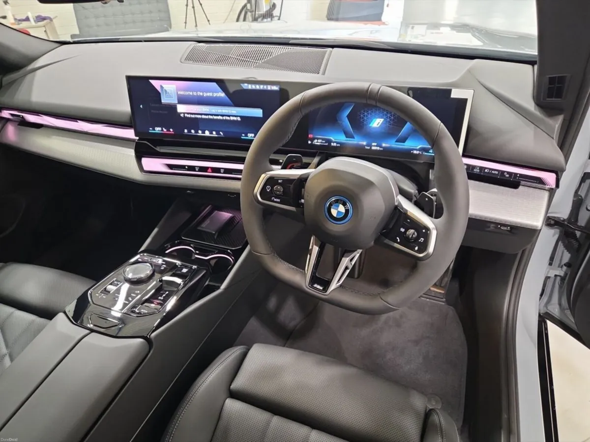 BMW 5-Series 530e - Image 6