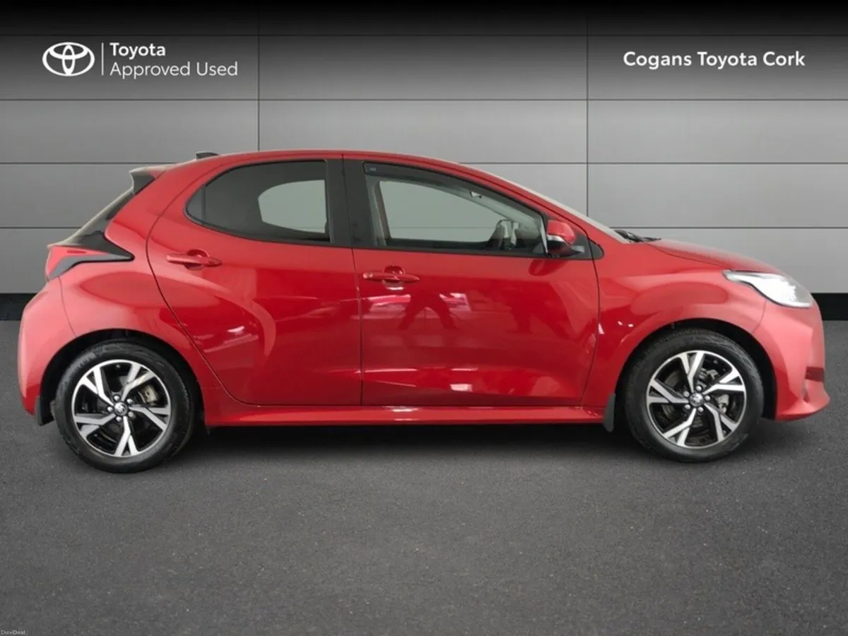 Toyota Yaris Hybrid Luna Sport - Image 3