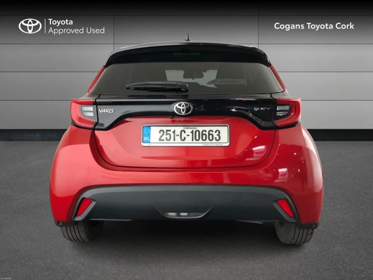Toyota Yaris Hybrid Luna Sport - Image 4