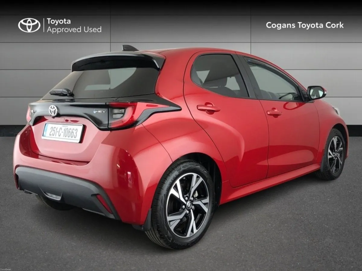 Toyota Yaris Hybrid Luna Sport - Image 2
