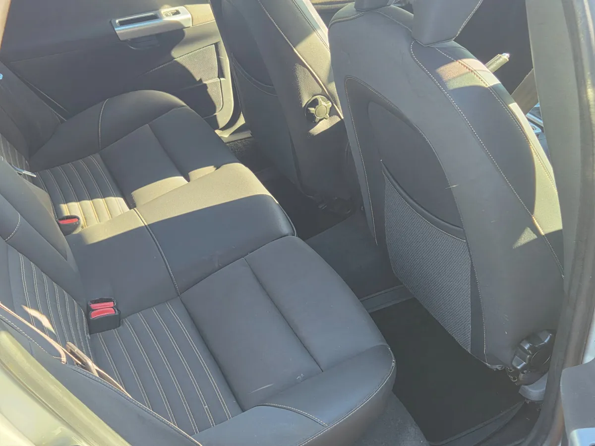 Volvo V50 2010 - Image 6