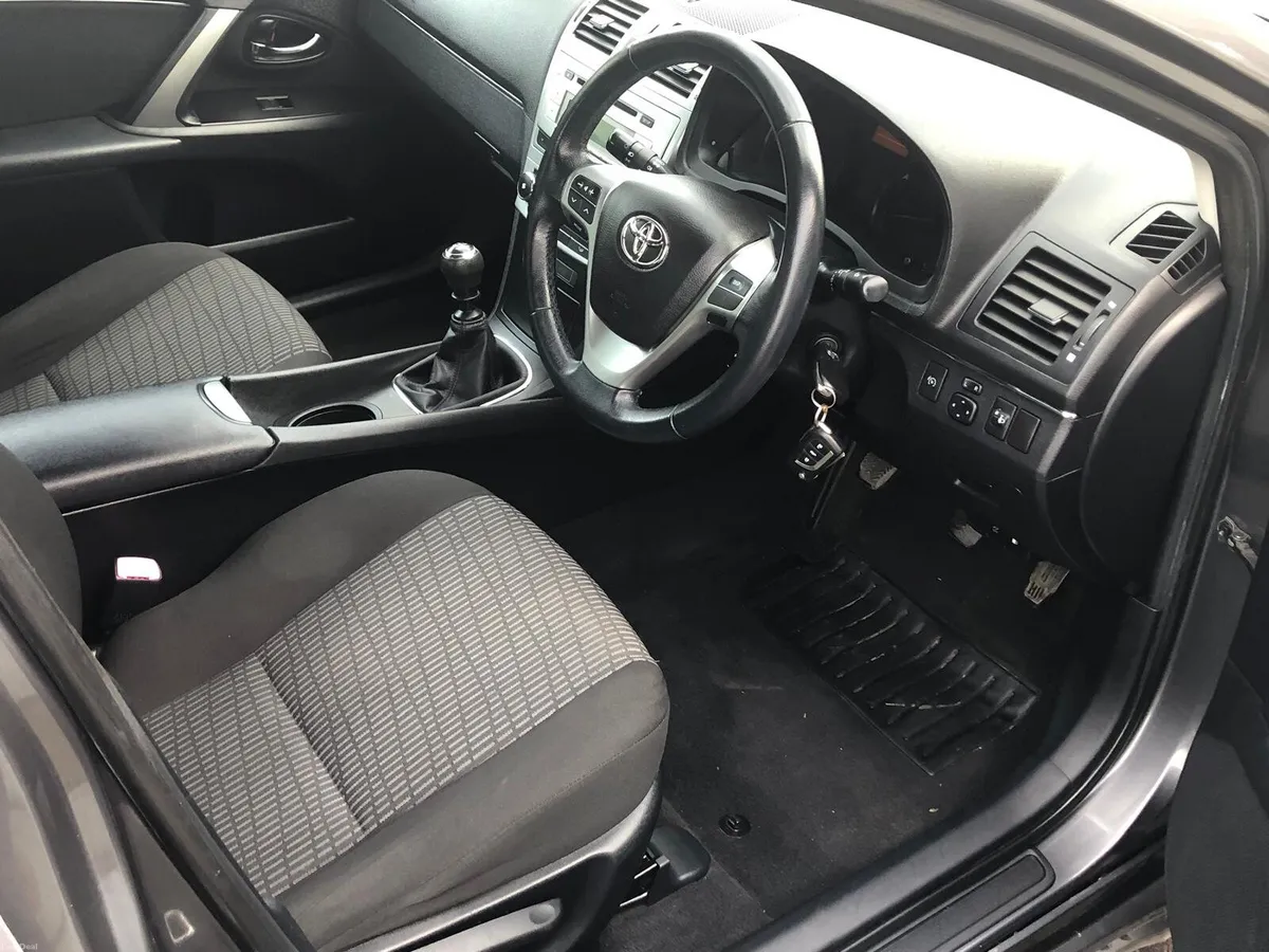 Toyota Avensis 2014 2.0 d4d - Image 5