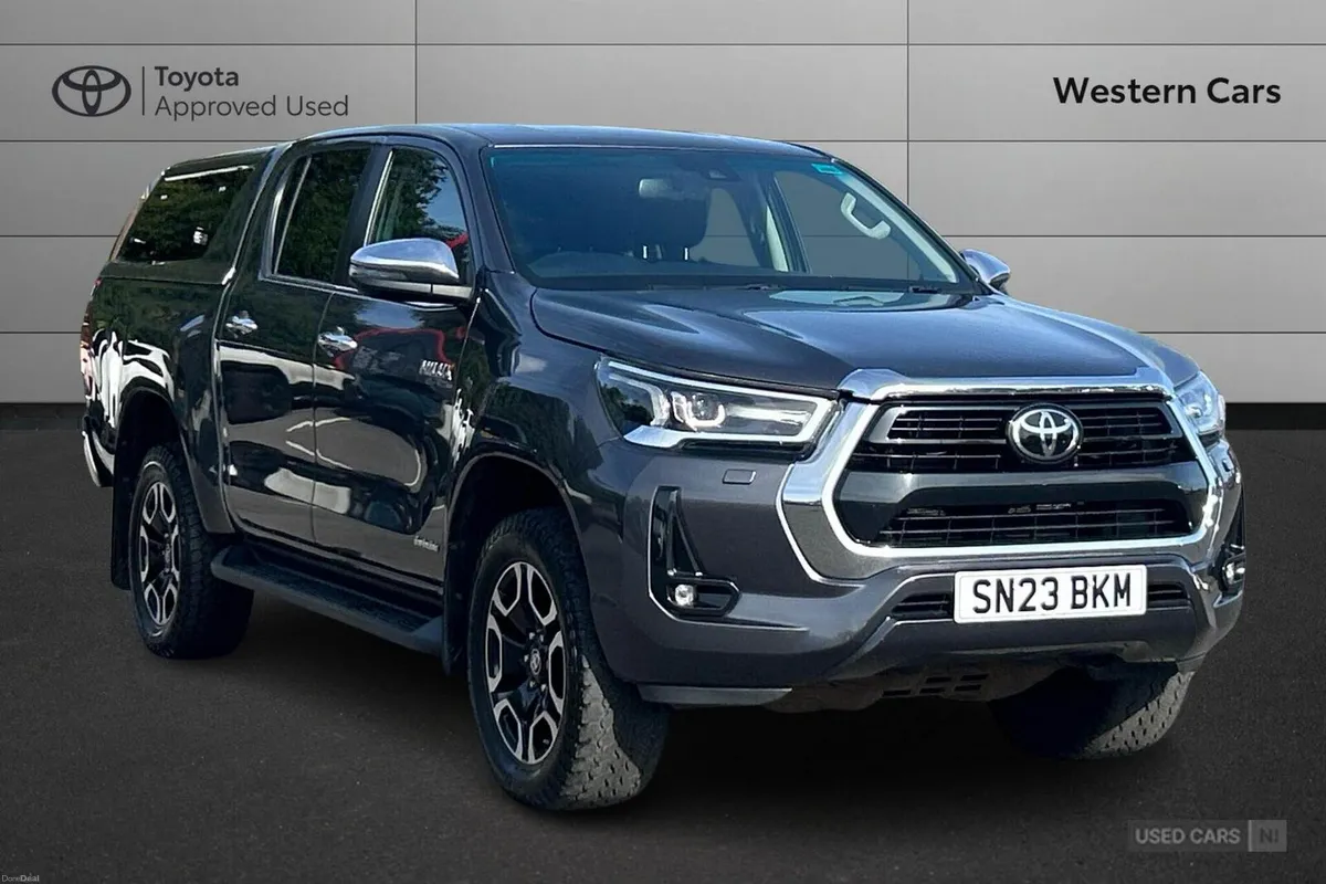 Toyota Hilux 2.8 D-4D Invincible Auto 4WD Euro 6 ( - Image 1