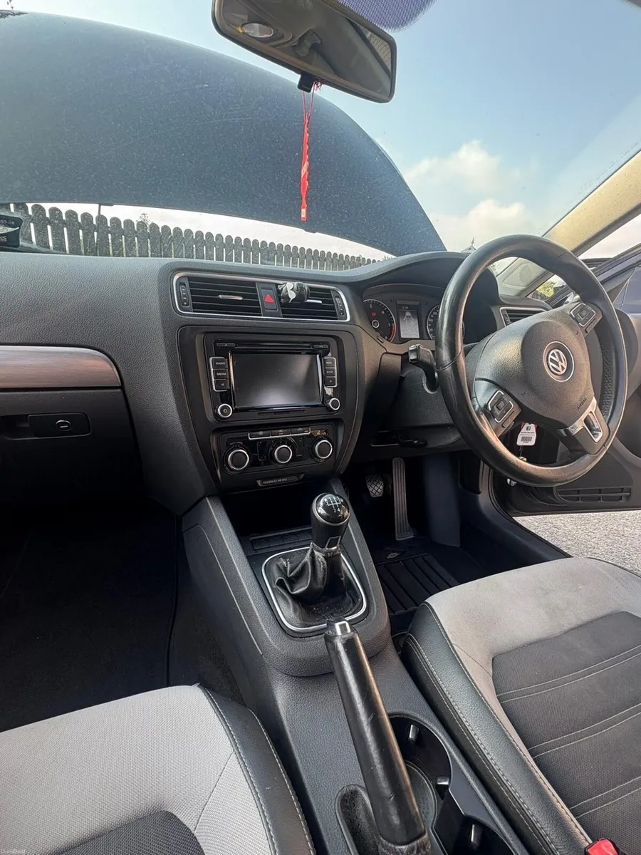 Volkswagen Jetta 2012 - Image 6