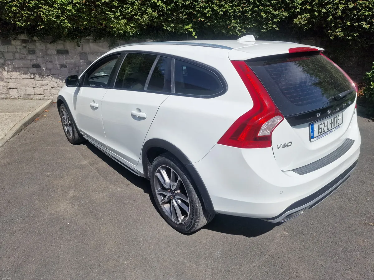 VOLVO V60 / 2015 / 2.0 DIESEL / AUTOMATIC - Image 6