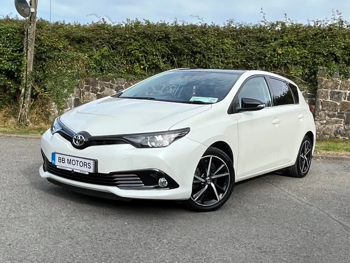Toyota Auris 1.2 petrol 5Dr Luna Sport - Image 6
