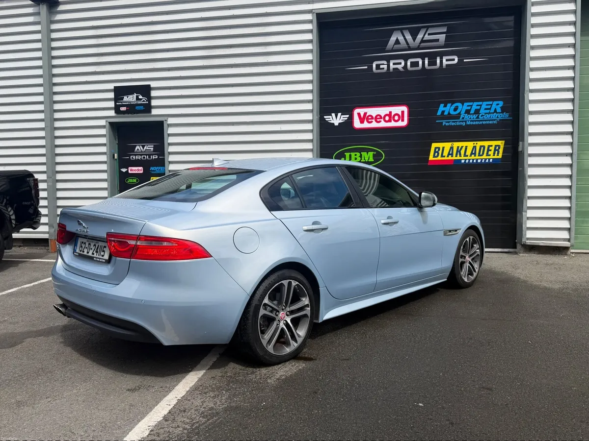 Jaguar XE 2015 - Image 2
