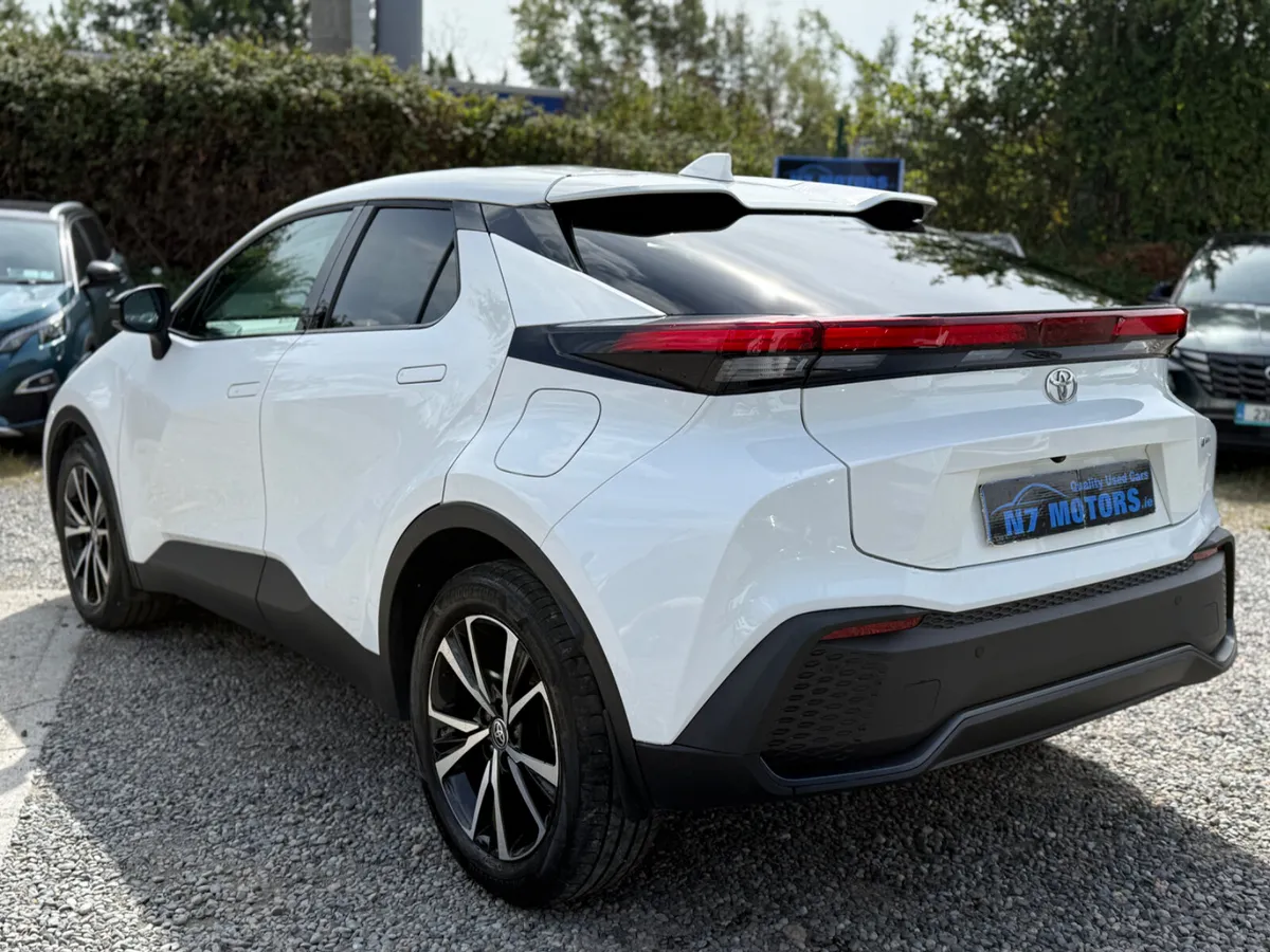 2025 Toyota C-HR 1.8 HYBRID HEV SPORT AUTO - Image 5