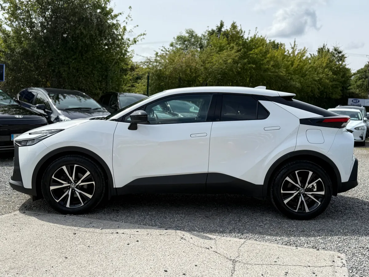 2025 Toyota C-HR 1.8 HYBRID HEV SPORT AUTO - Image 6