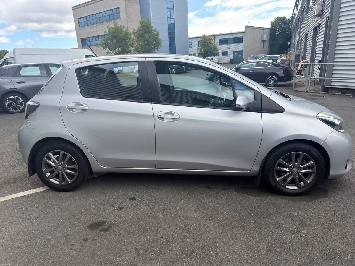Toyota Yaris 2014 - Image 3