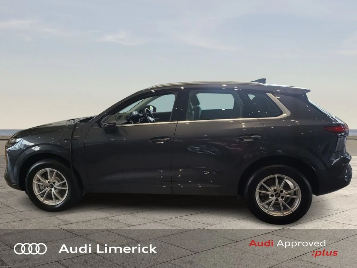 Audi Q3 *SAVE €3408 VS NEW* E-HYBRID 270HP S-T SE - Image 4