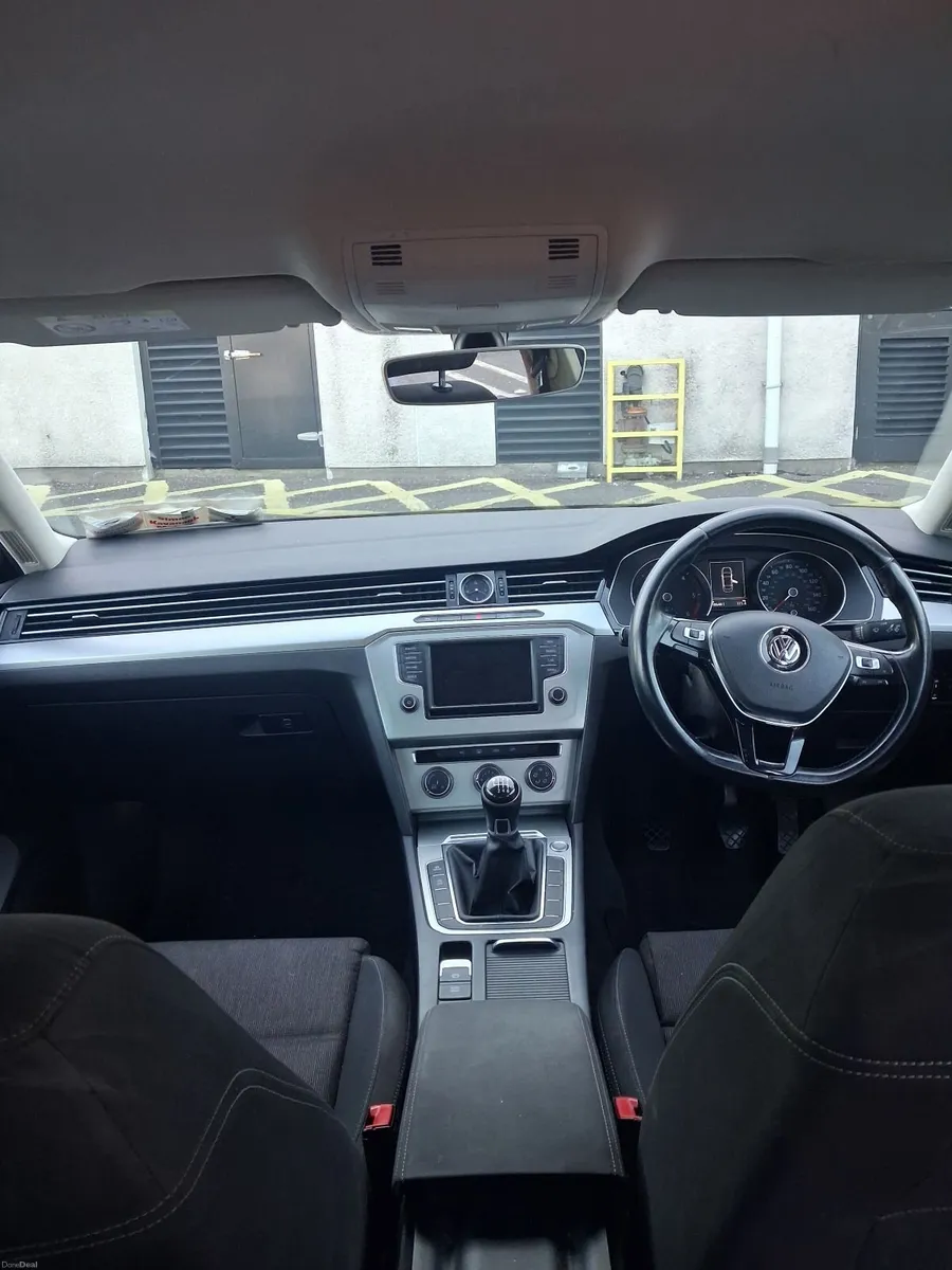 Volkswagen Passat 2015 - Image 6