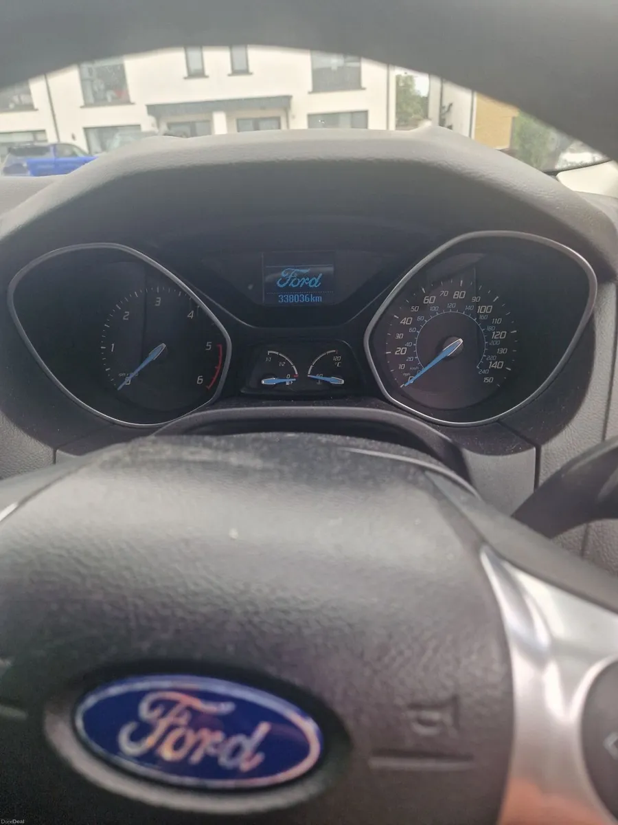 Ford Focus Zetec S 2012 *AS IS, NEEDS REPAIR* - Image 2