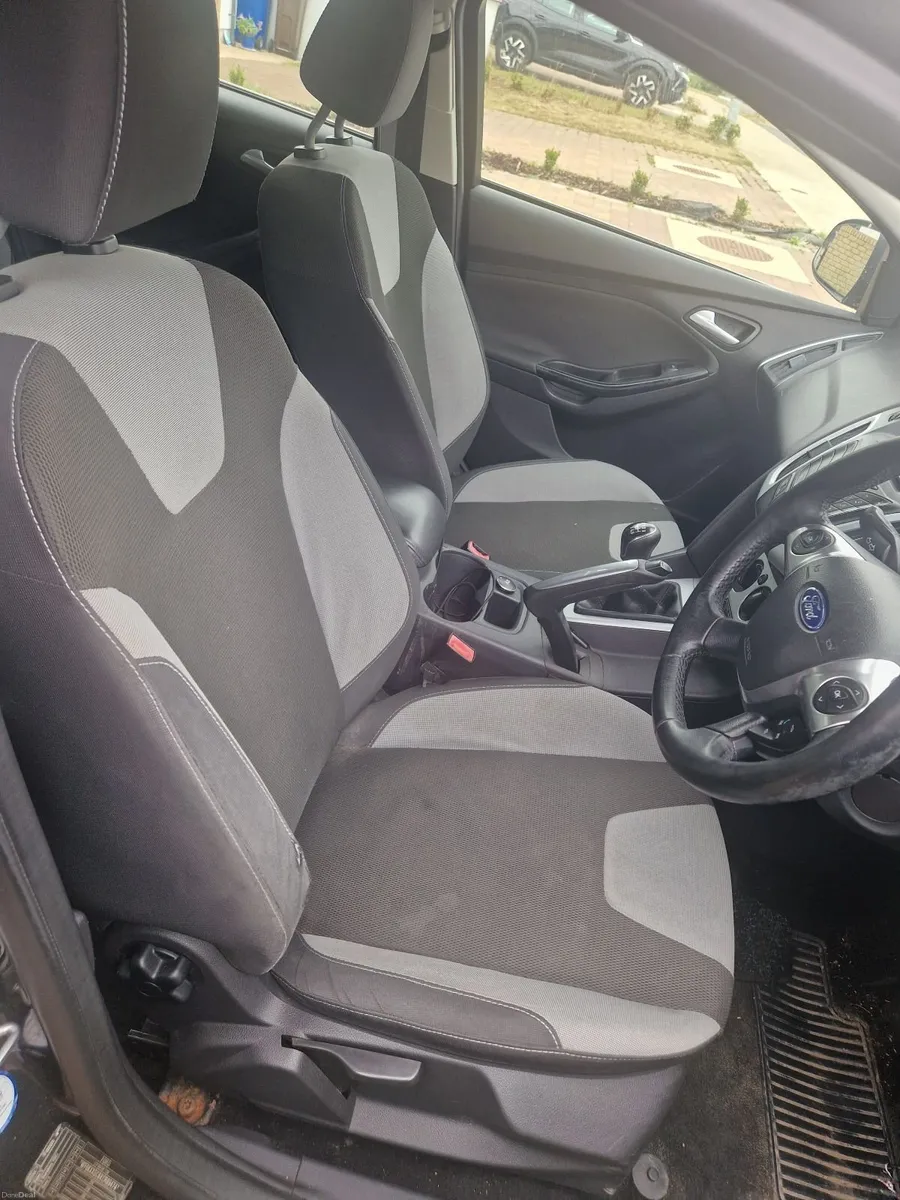 Ford Focus Zetec S 2012 *AS IS, NEEDS REPAIR* - Image 6