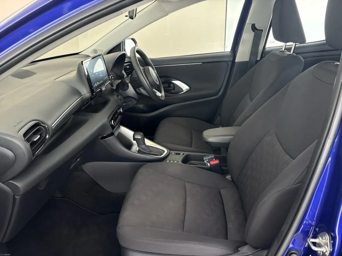Toyota Yaris HYBRID LUNA - Image 6