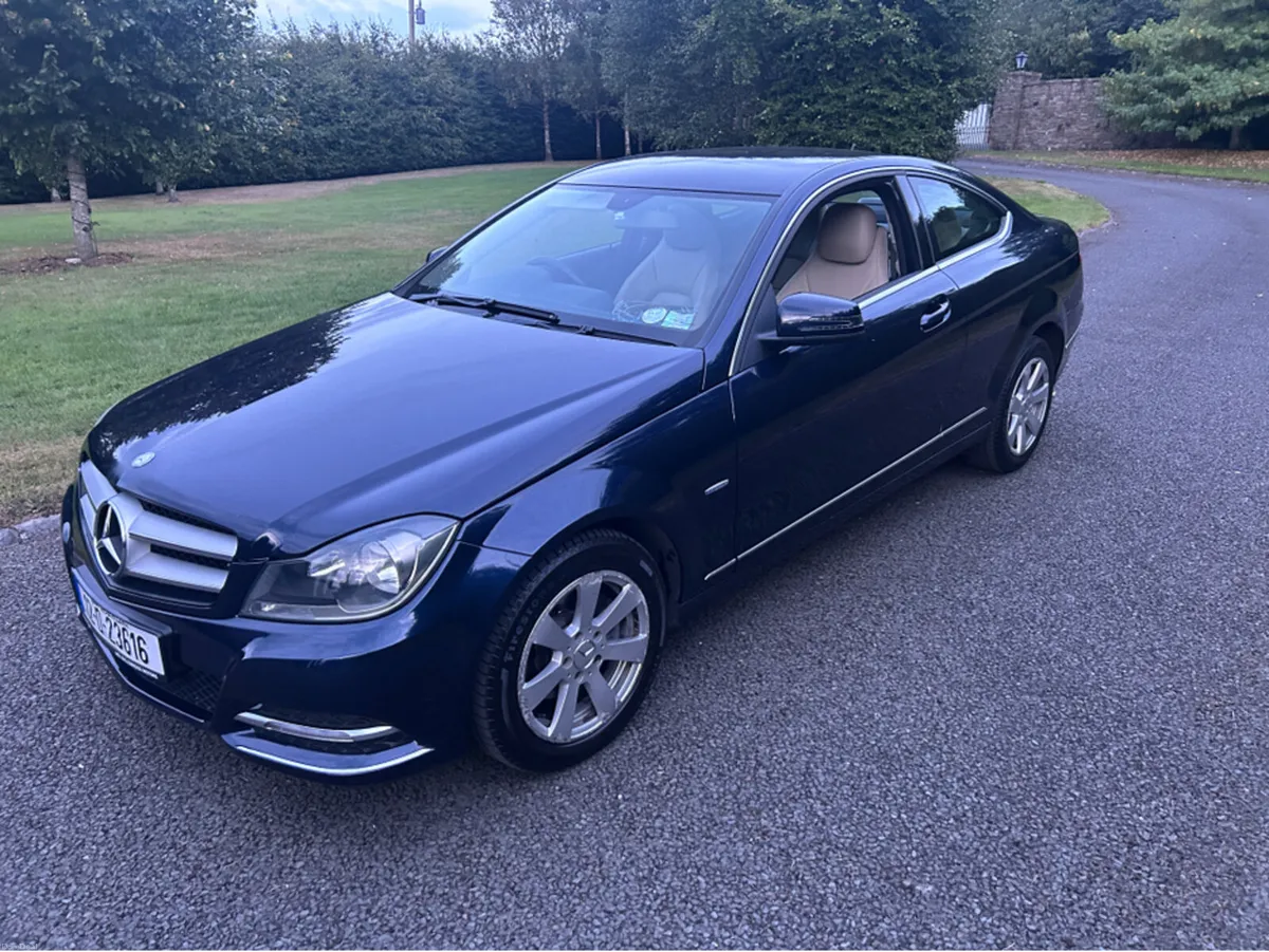 Mercedes-Benz C-Class C220 AUTO///65K WITH FULL ME - Image 3