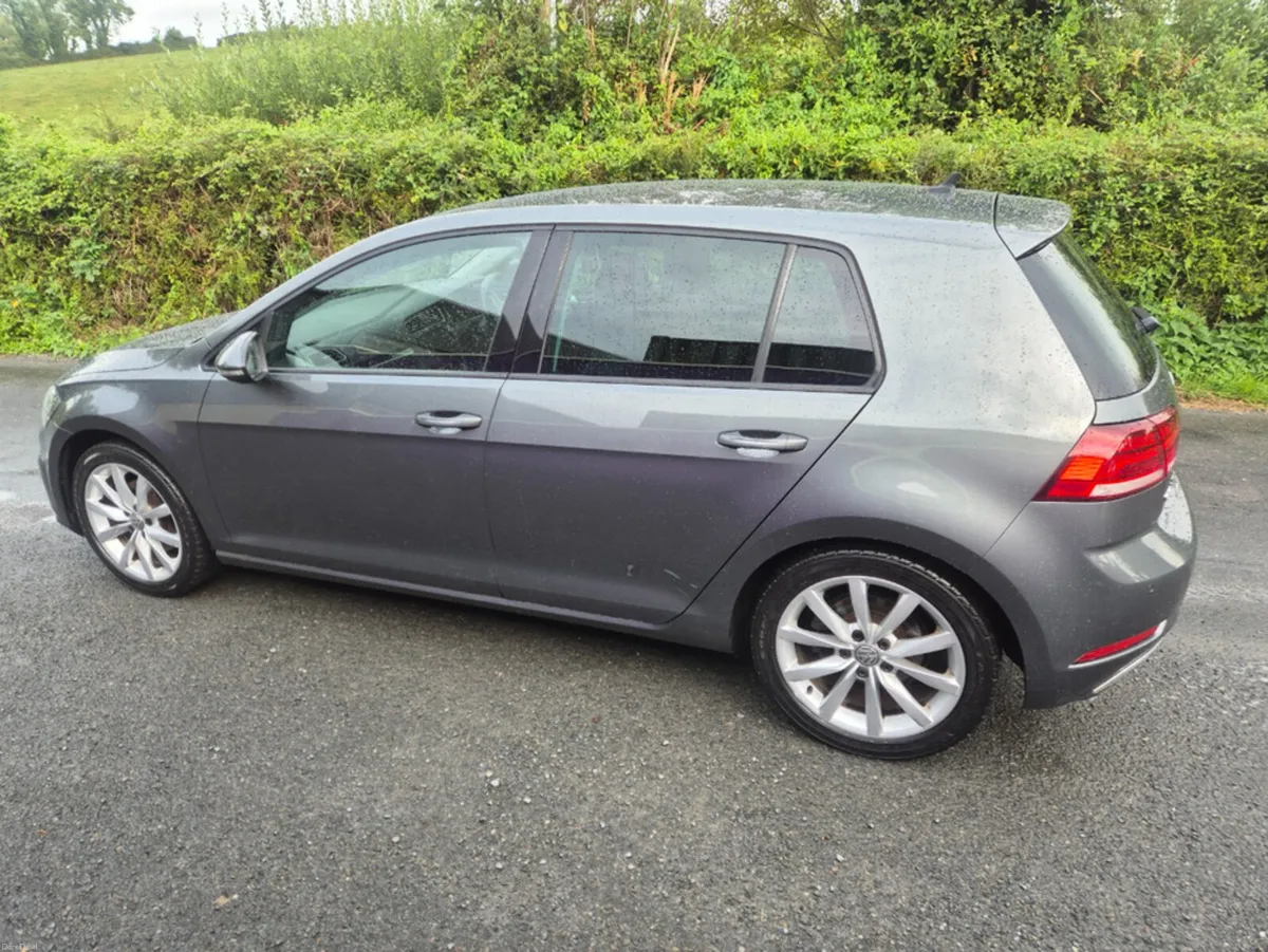 Volkswagen Golf HIGHLINE 1.5 TSI MANUAL 6SPEED FWD - Image 6