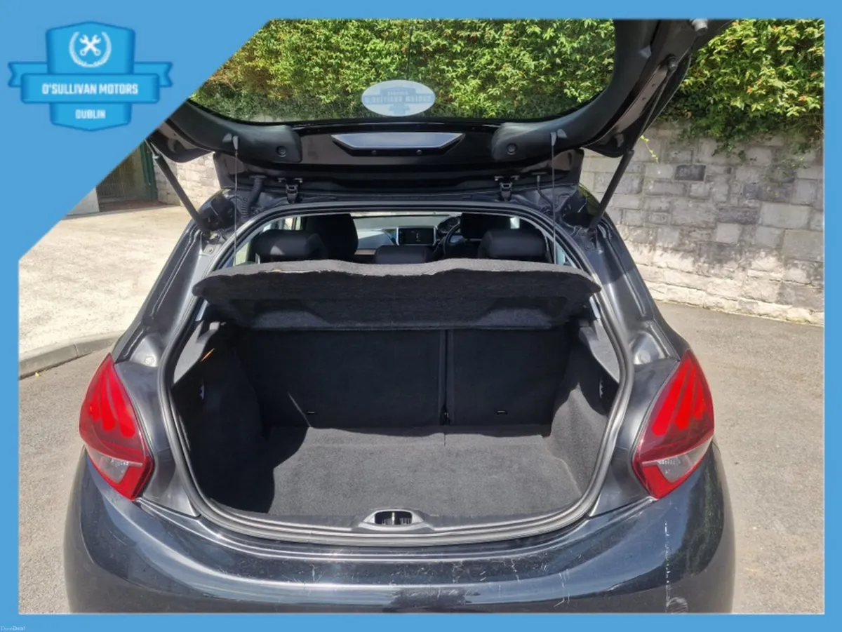 Peugeot 208 / 2016 / 1.2 PETROL / MANUAL - Image 6