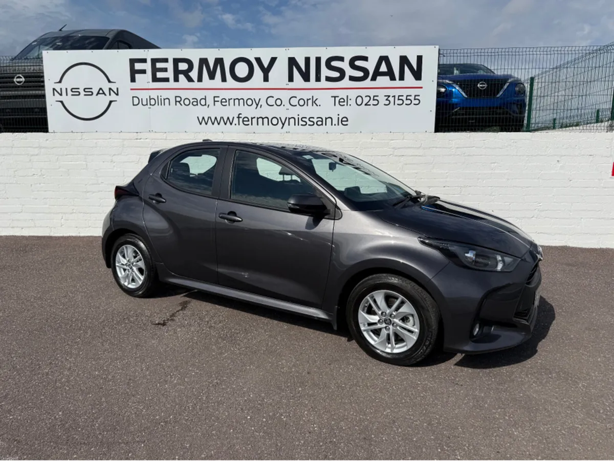 Toyota Yaris 1.5 Hybrid Auto 5dr Luna - Image 5