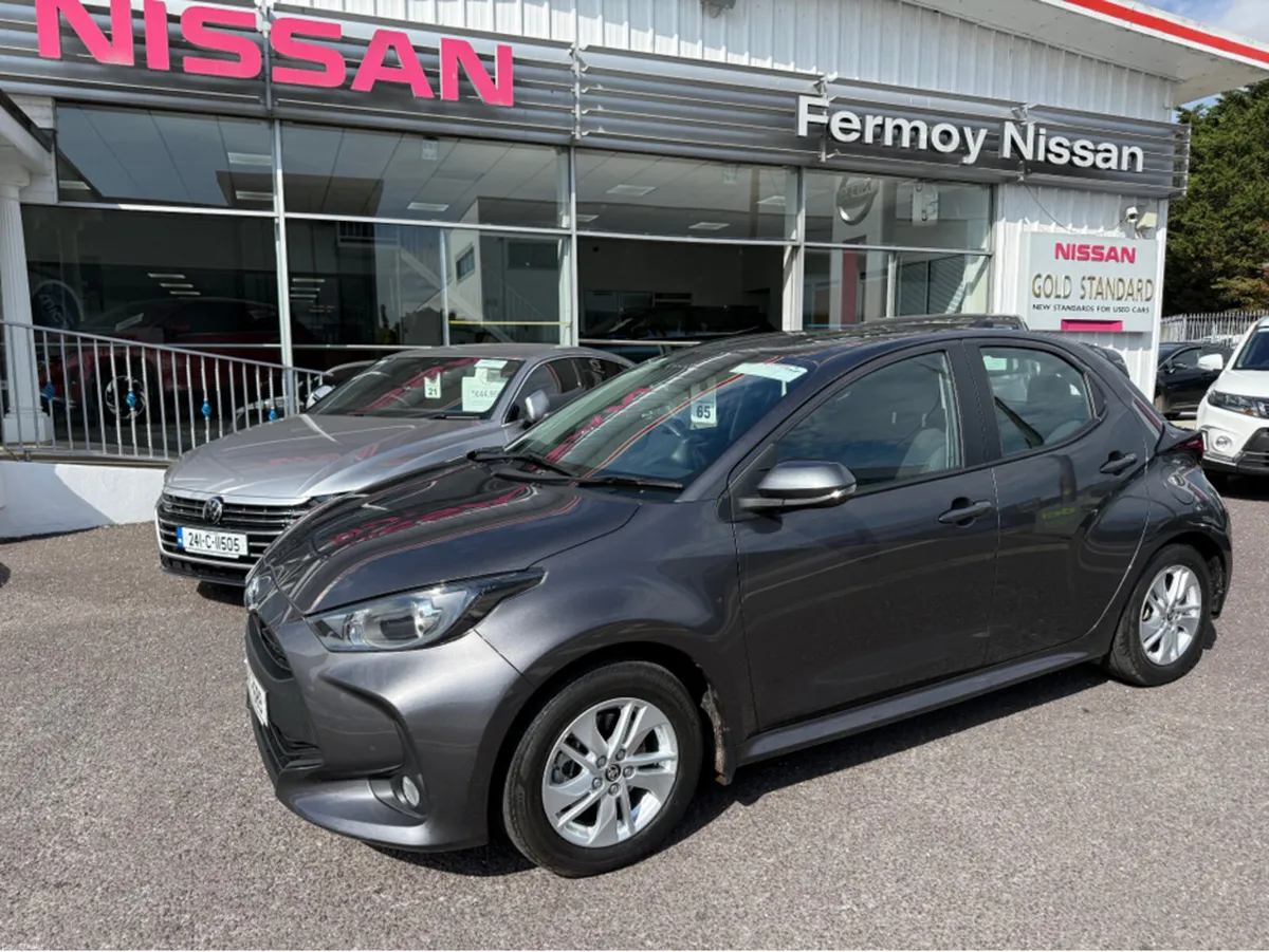 Toyota Yaris 1.5 Hybrid Auto 5dr Luna - Image 1