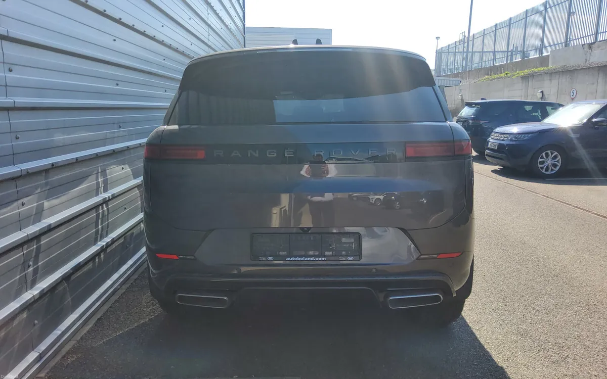 Land Rover Range Rover Sport 2025 - Image 3