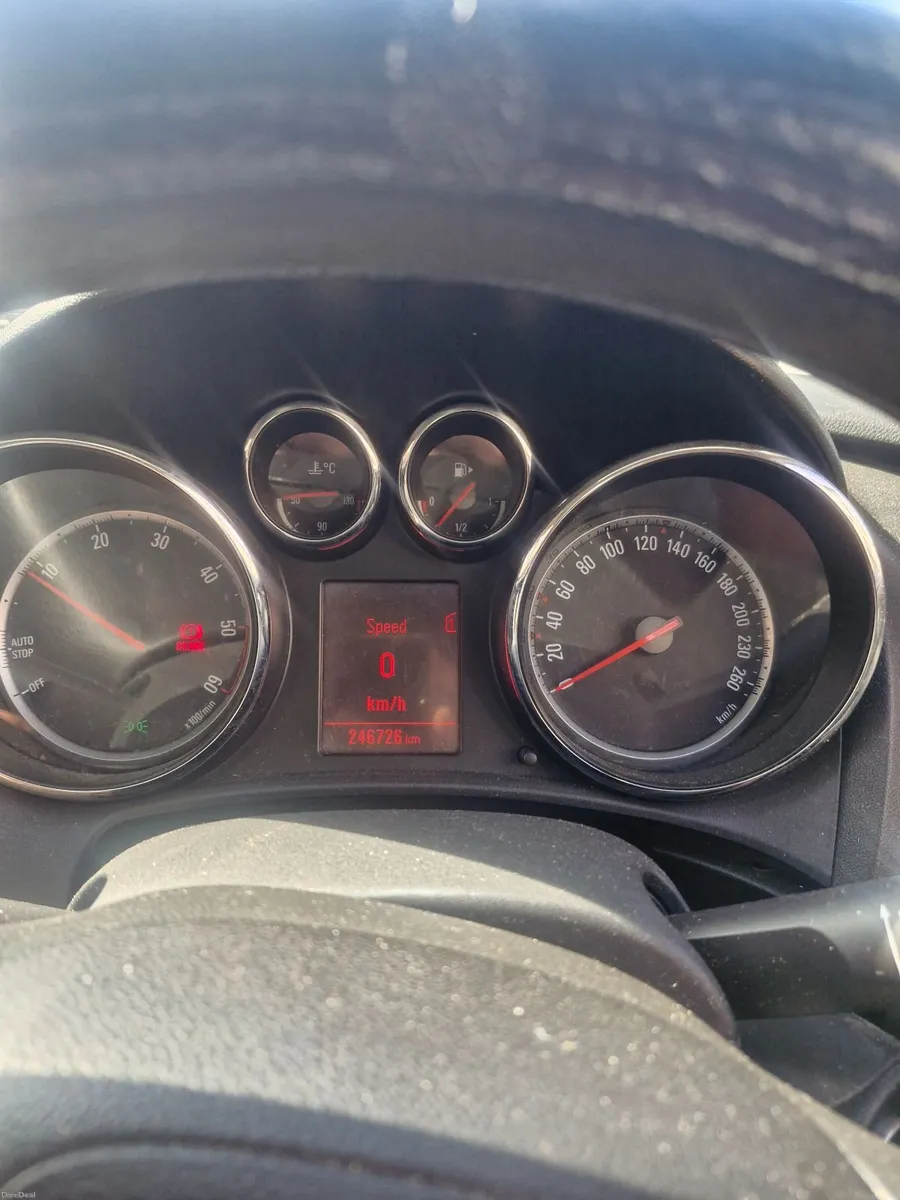 Opel Astra 2011 - Image 1