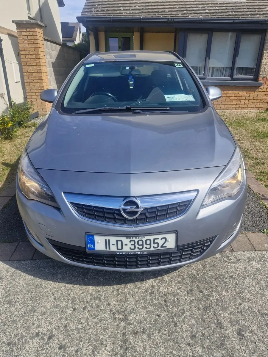 Opel Astra 2011 - Image 3