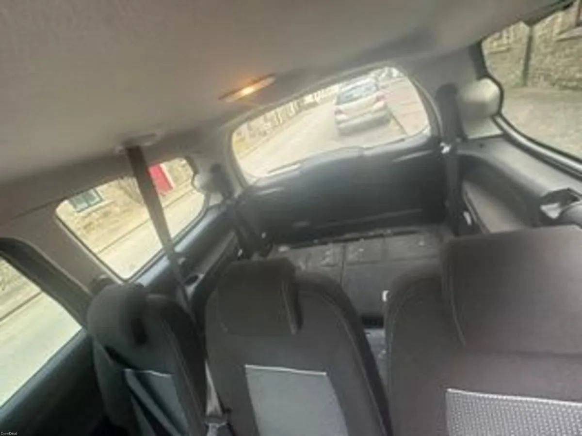 Ford Galaxy 2013 - Image 3