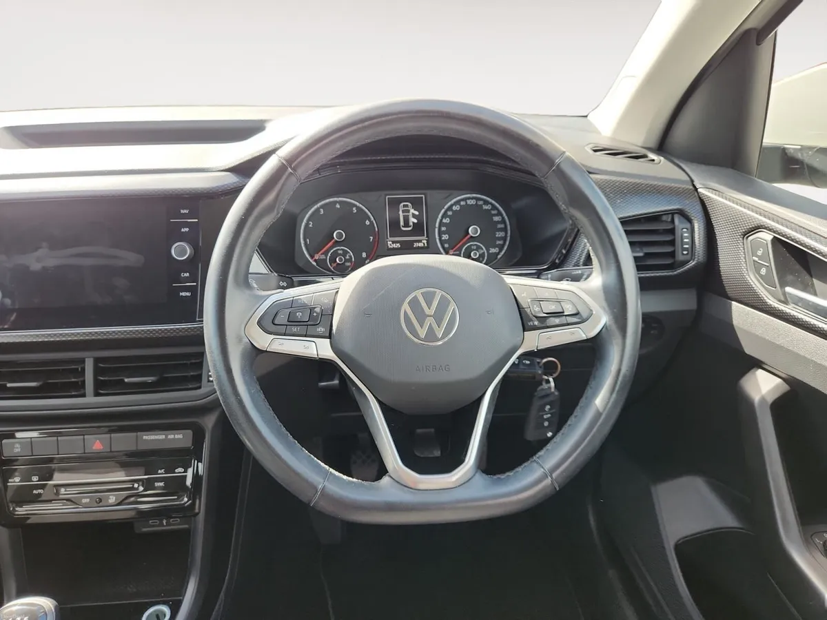 Volkswagen T-Cross 2022 - Image 2