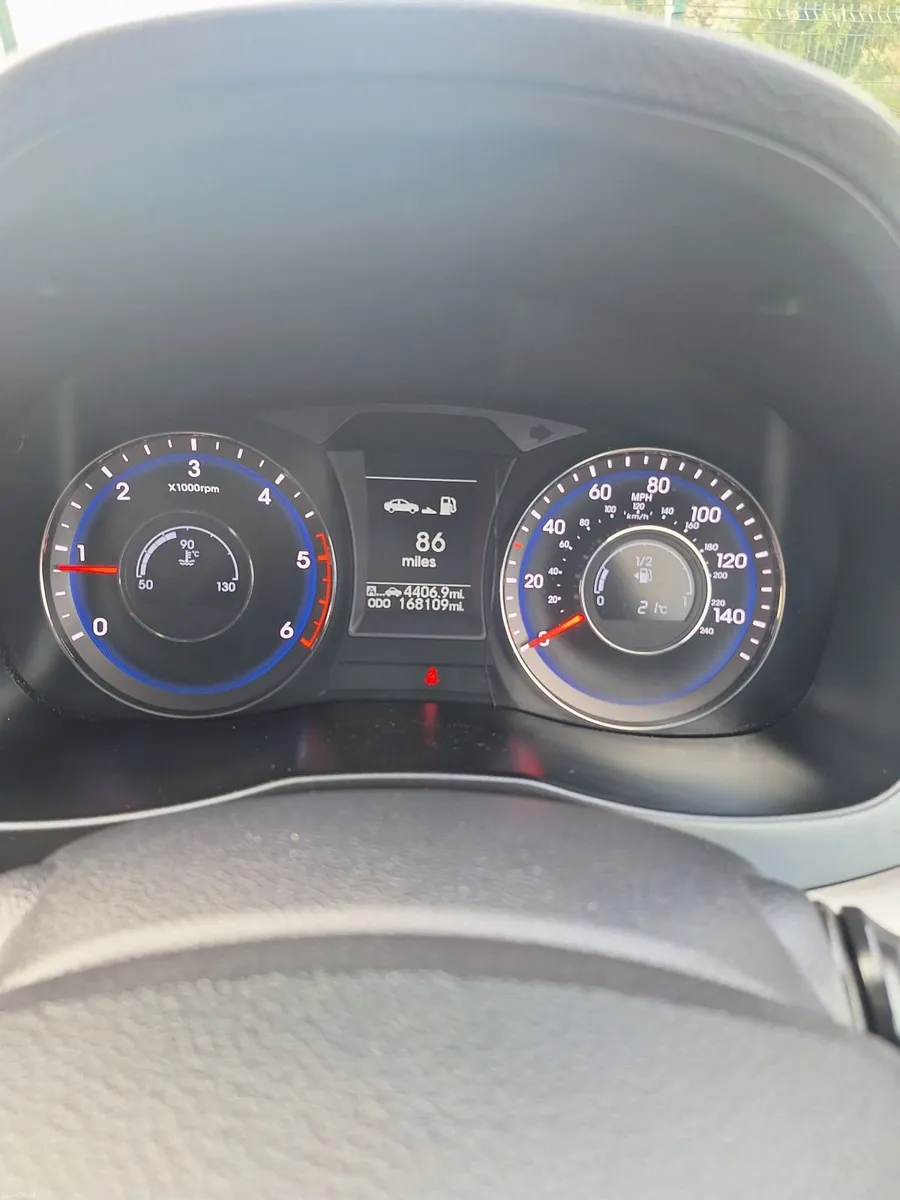 Hyundai i40 2014 - Image 2