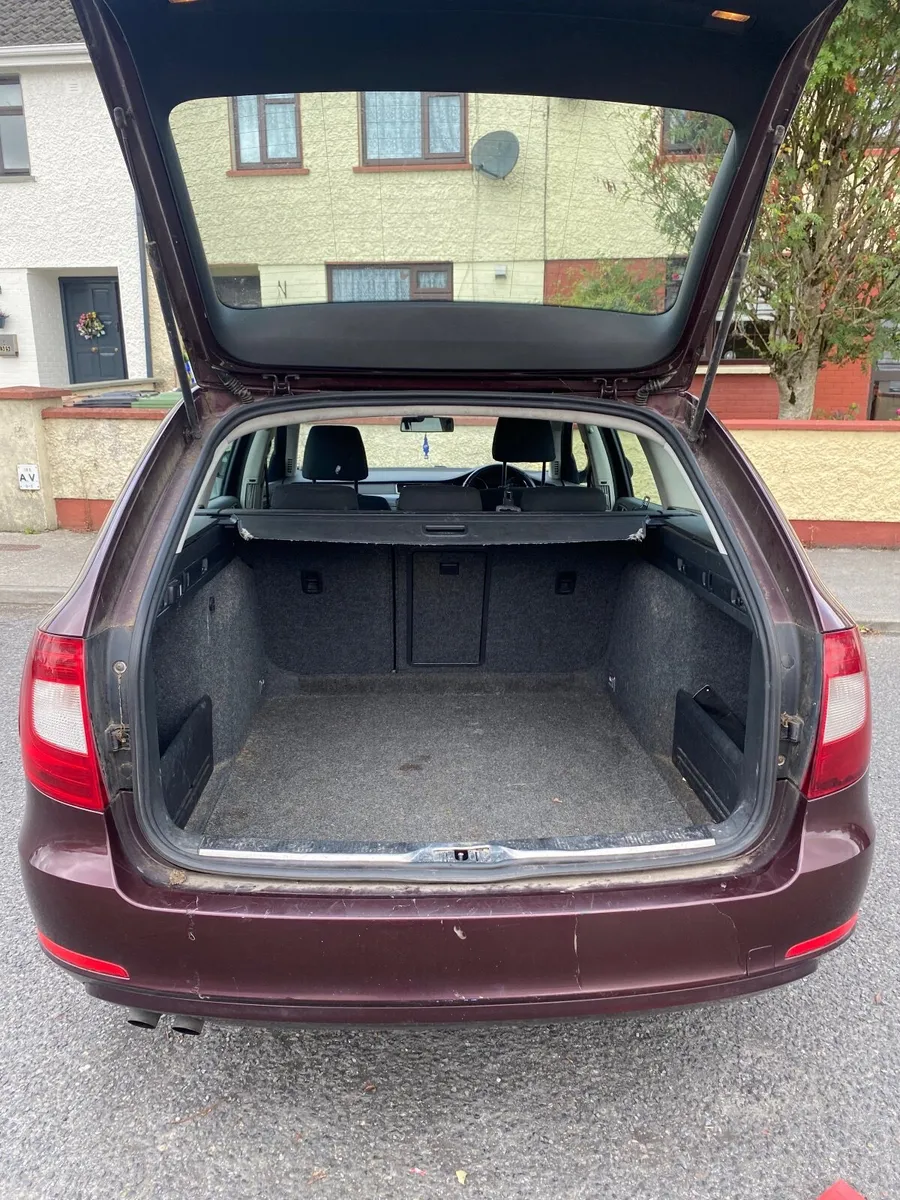 Skoda Superb Estate 2011 - Image 4