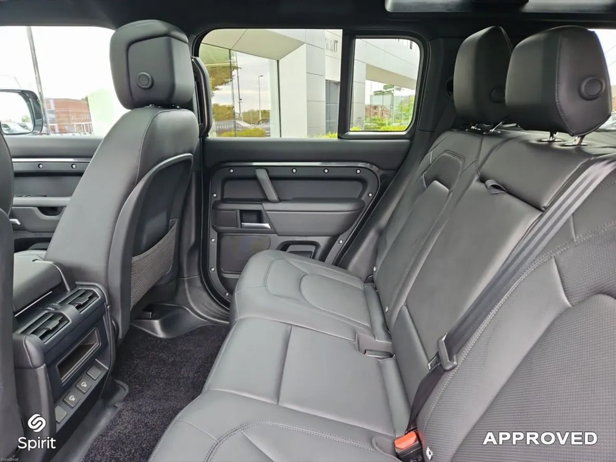 Land Rover Defender Defender 110 X-Dynamic HSE PHE - Image 5