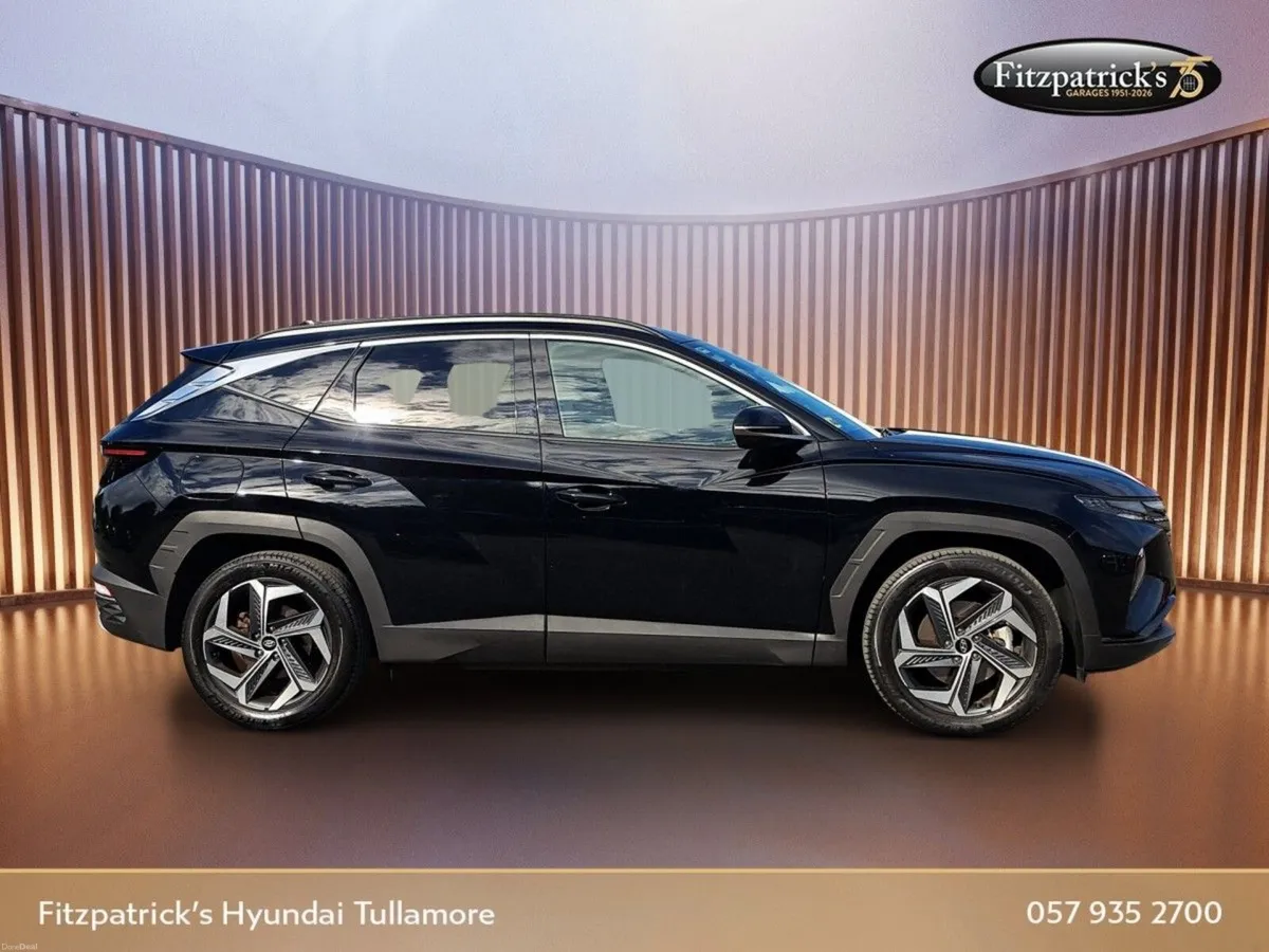 Hyundai Tucson Executive Plus 4 wheel drive Plug i - Image 2