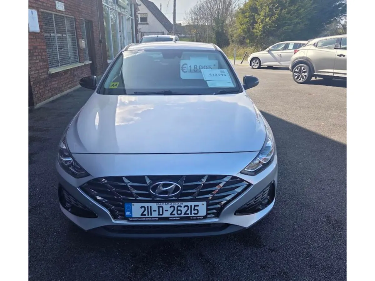 Hyundai i30 I 30 DELUXE 5DR PETROL - Image 1