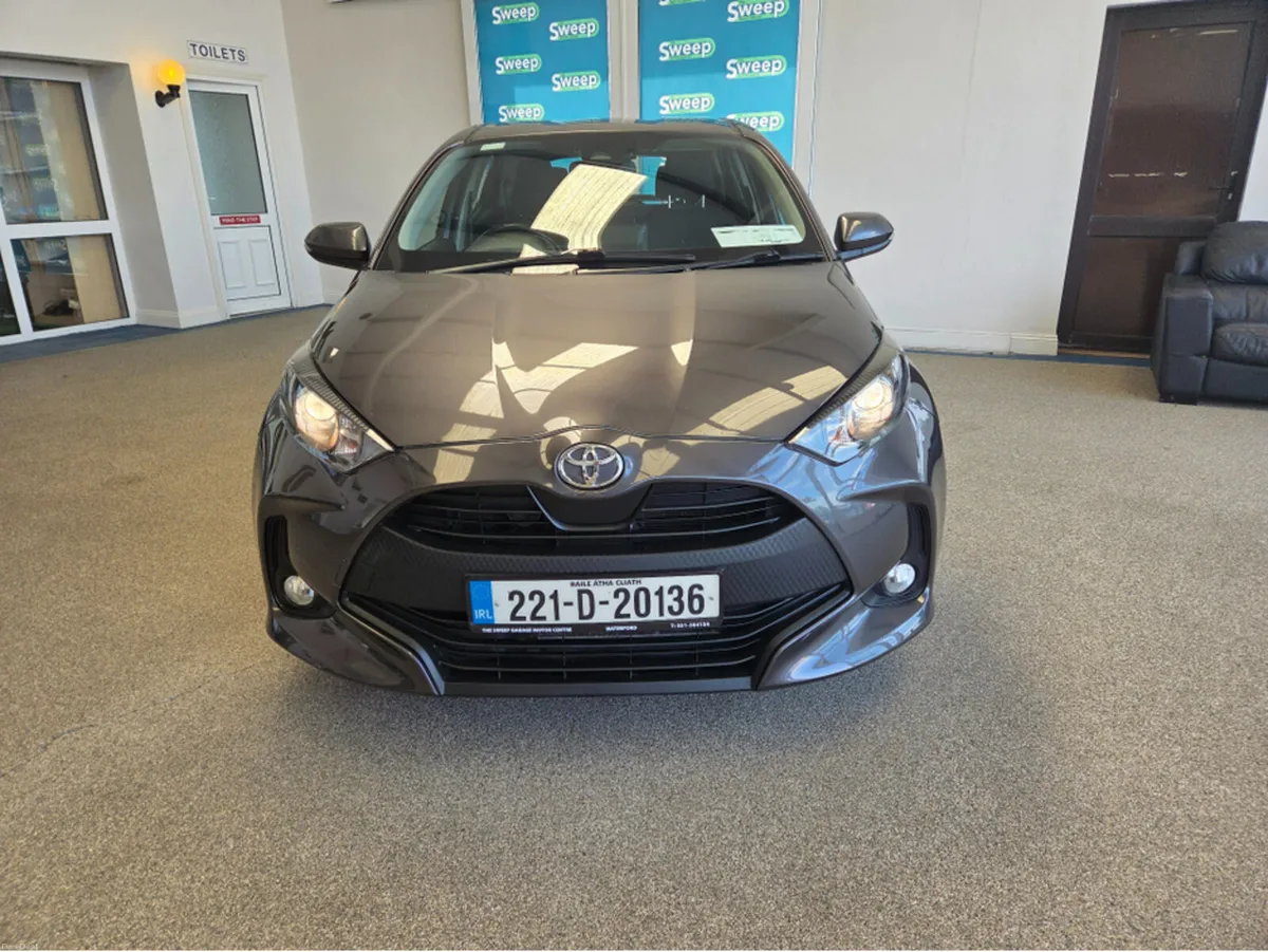 Toyota Yaris 1.0 LUNA 4DR - Image 2