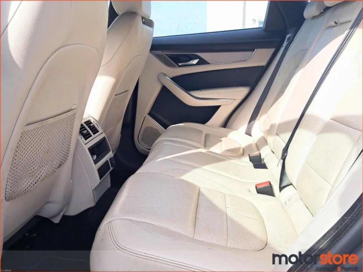Jaguar F-Pace 2.0 I4 PHEV 404 PS AWD Auto R-dyn S - Image 5