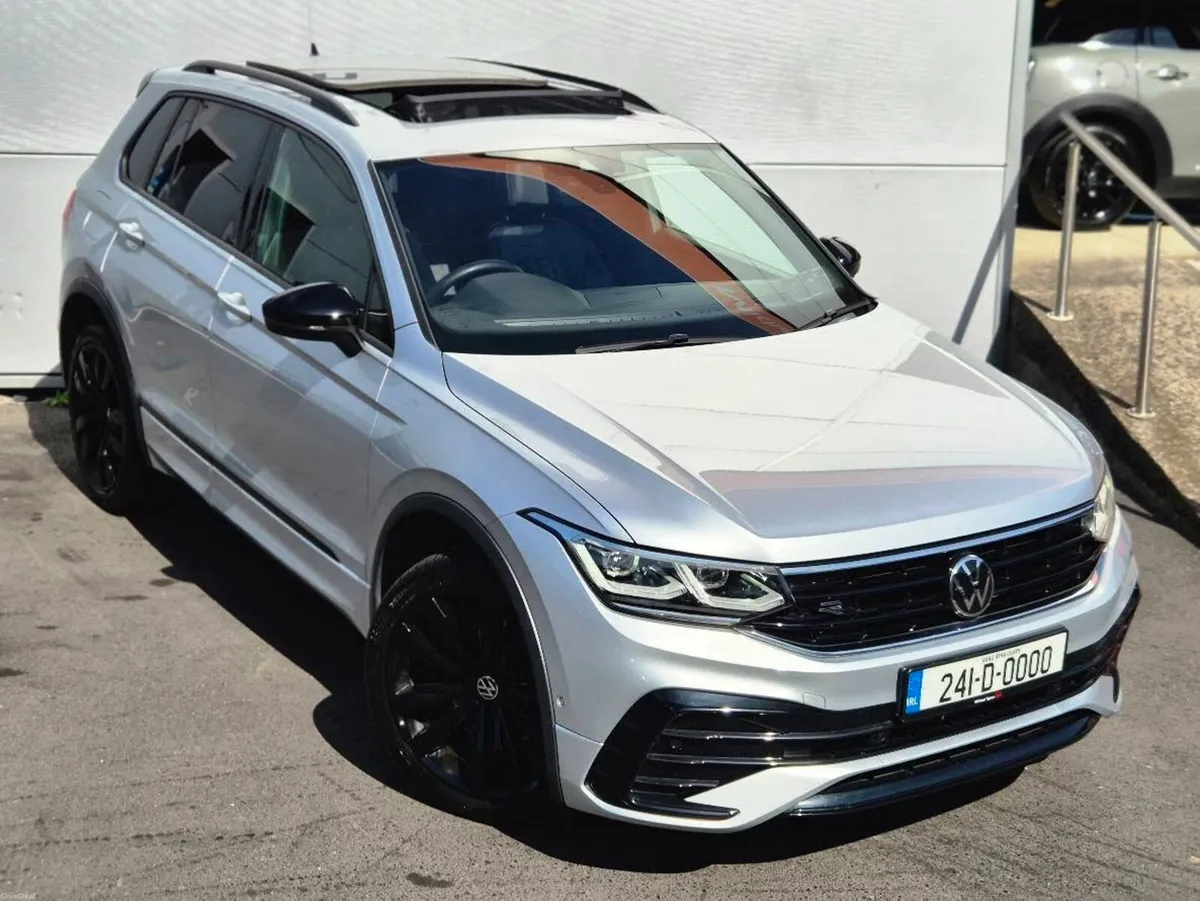 2024 VW Tiguan PHEV Black Edition, Sunroof, 20" - Image 3
