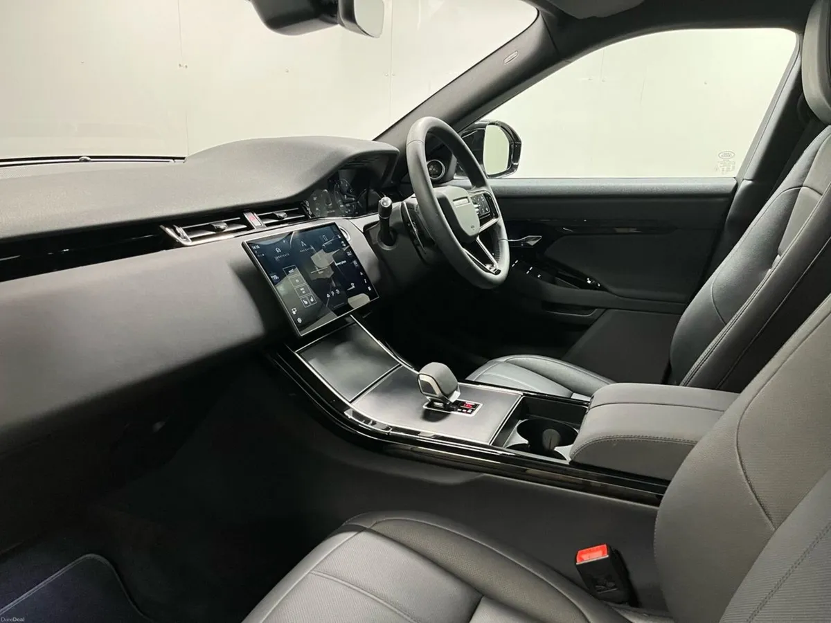 Land Rover Range Rover Evoque Dynamic SE P300e PHE - Image 6