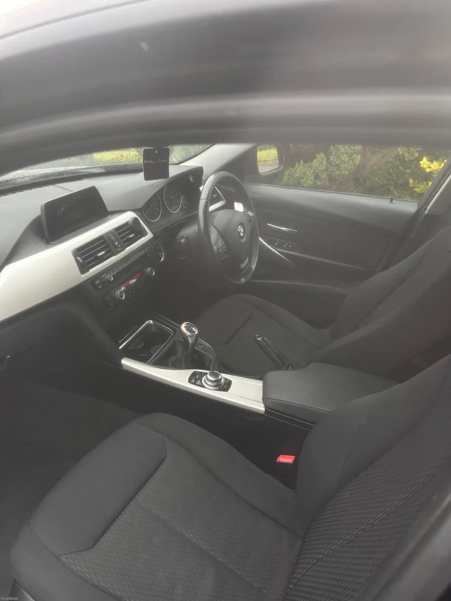 BMW 3-Series 2015 - Image 4