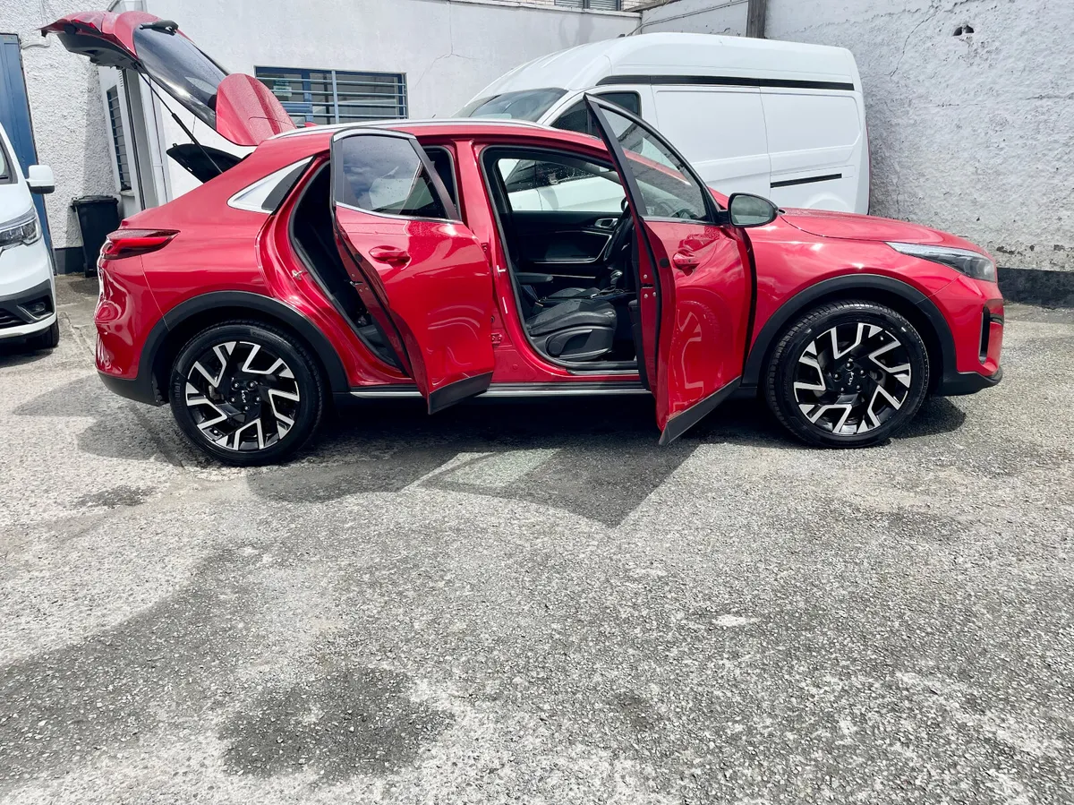 Kia XCeed 1.6GDI Petrol PHEV Hybrid Auto,2023 - Image 3