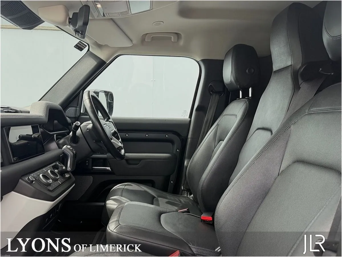 Land Rover Defender DEFENDER 110 3.0D 3 Seater Com - Image 3
