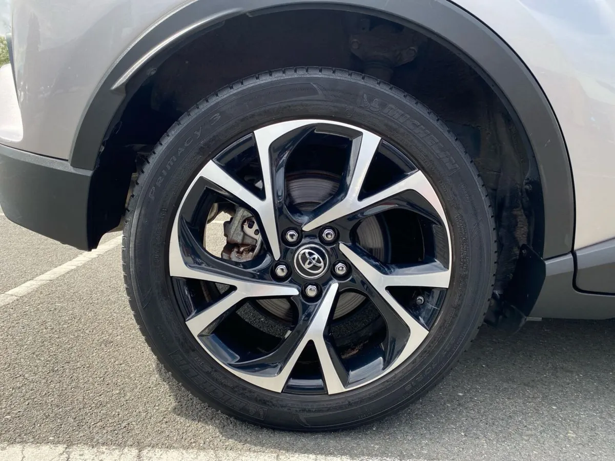 Toyota C-HR 1.8 HYBRID SPORT - Image 5